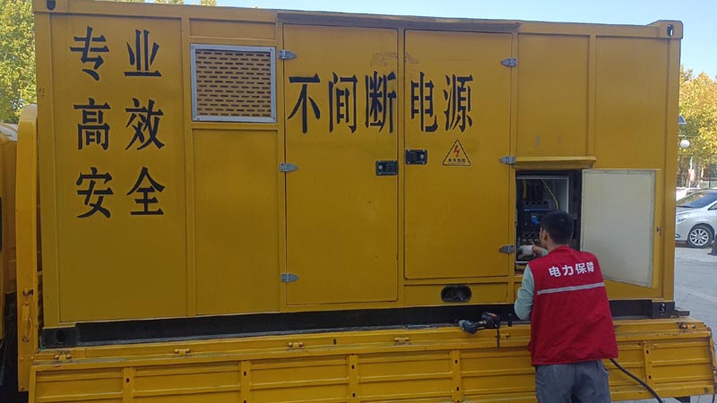 桐城柴油发电机组和UPS电源配合使用时，如何避免切换过程中的电力中断？